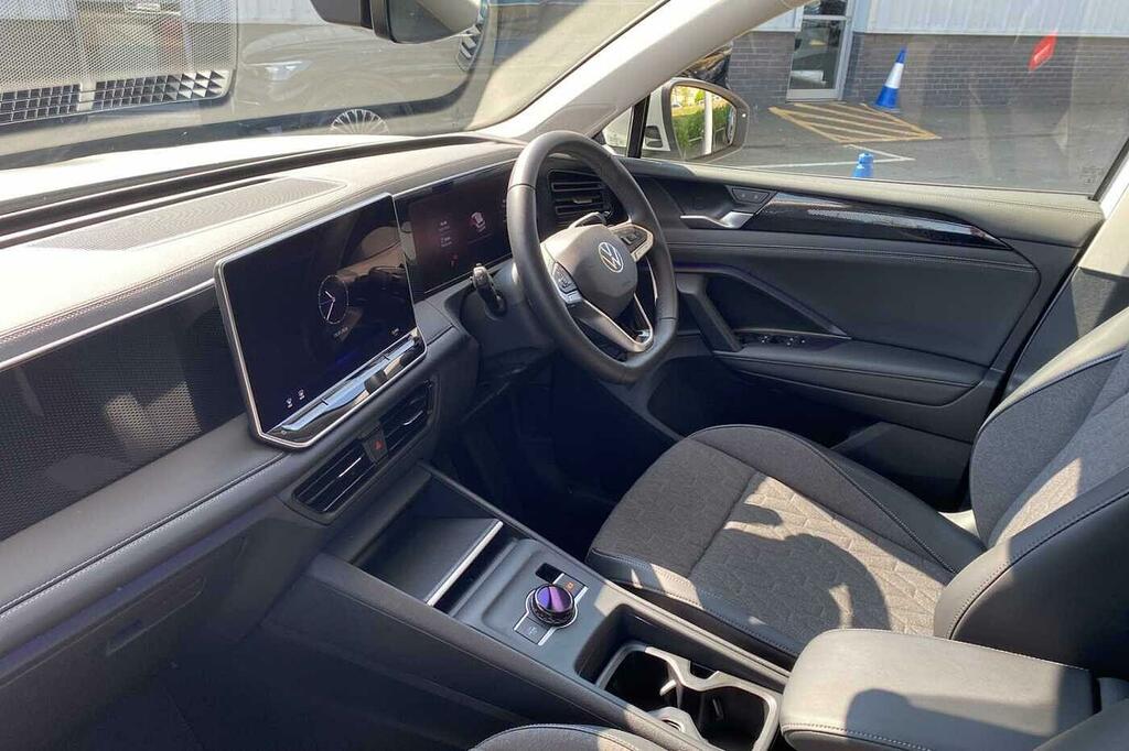 Volkswagen Tiguan 1.5 Etsi 150 Match Dsg PF75LLX White #2