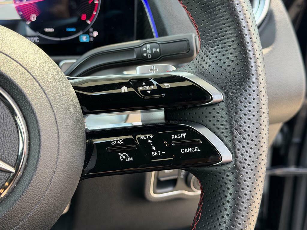 Mercedes-Benz GLB Class Suv White #23