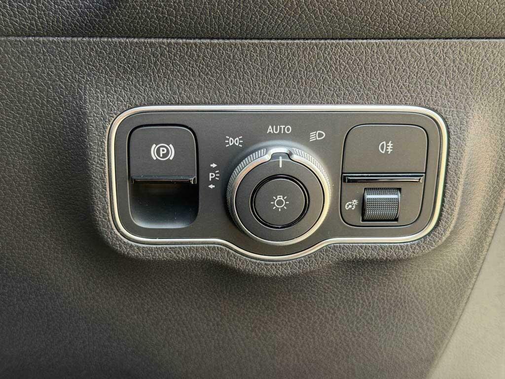 Mercedes-Benz GLB Class Suv White #29