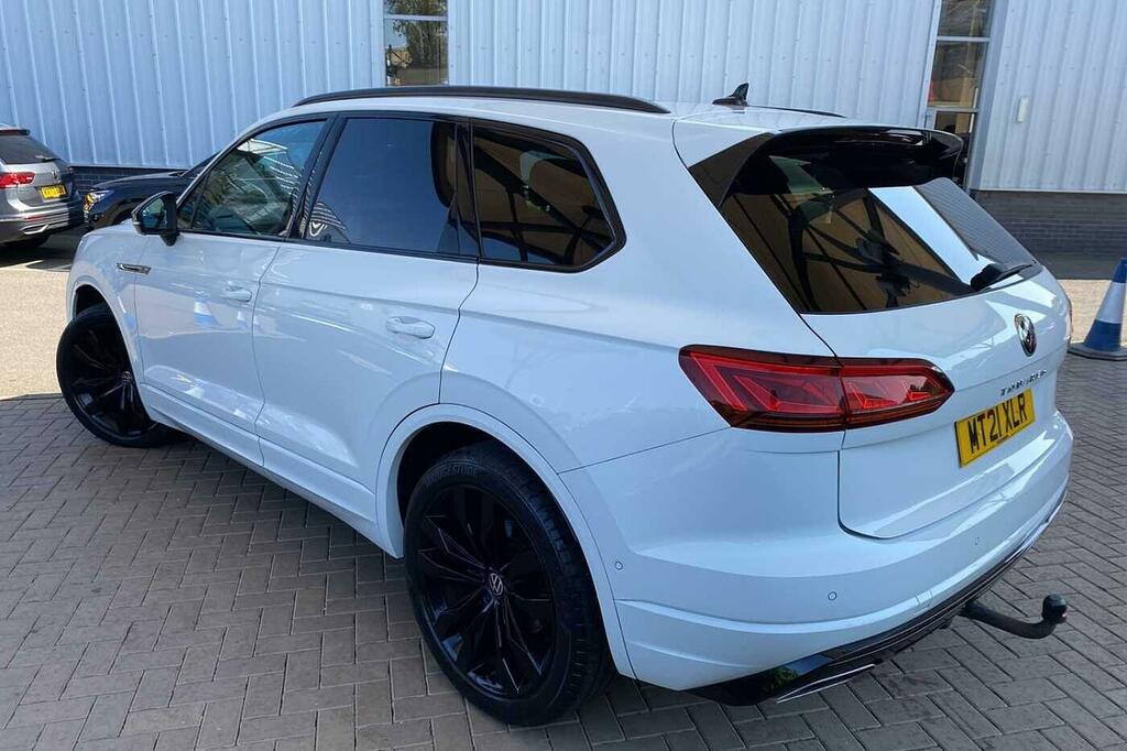 Volkswagen Touareg 3.0 V6 Tdi 4Motion Black Edition White #3