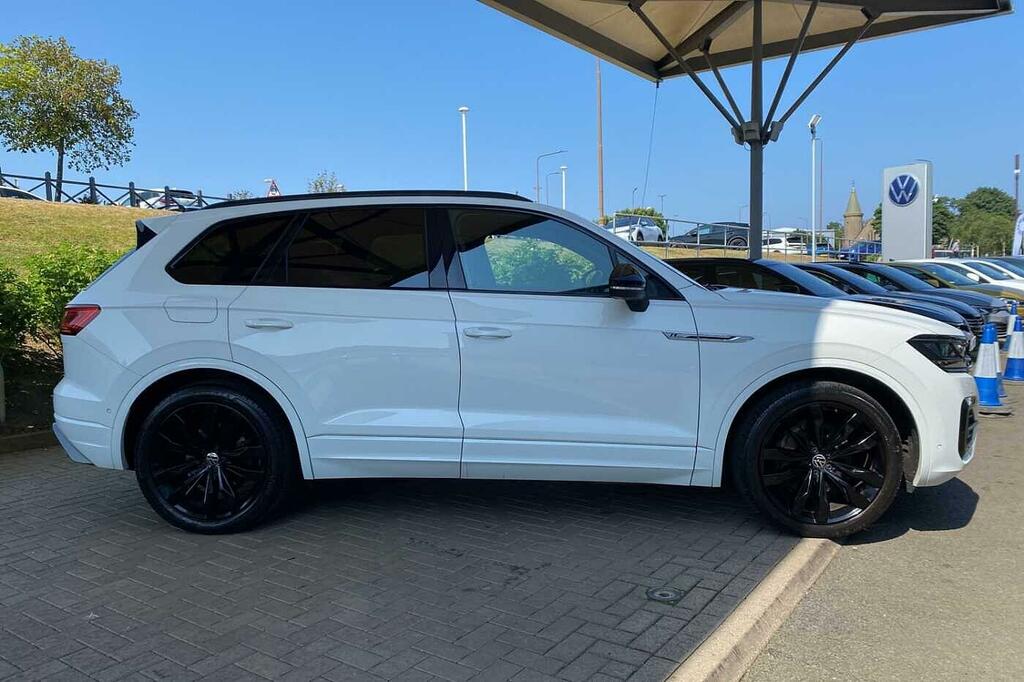 Volkswagen Touareg 3.0 V6 Tdi 4Motion Black Edition White #4