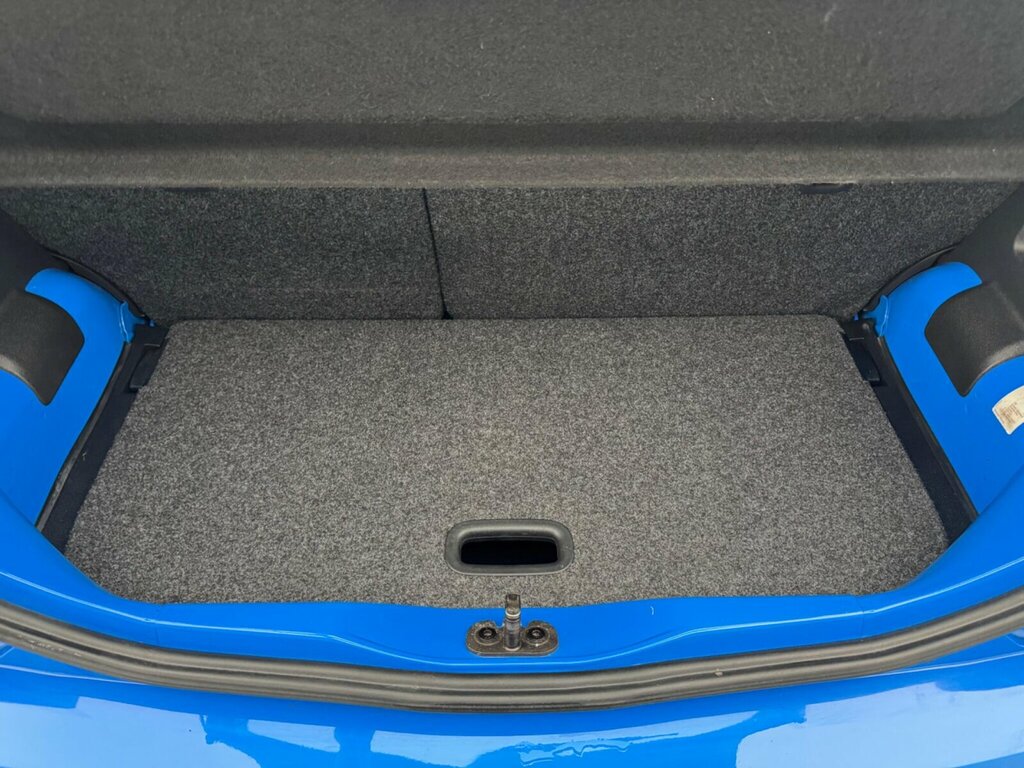 Volkswagen Up Move Up Silver #23