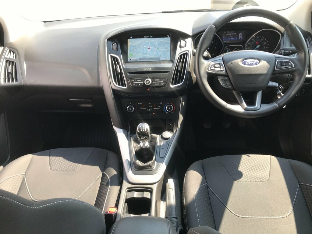 Ford Focus 1.5 Tdci Zetec Edition Hatchback SG67UFV Silver #2