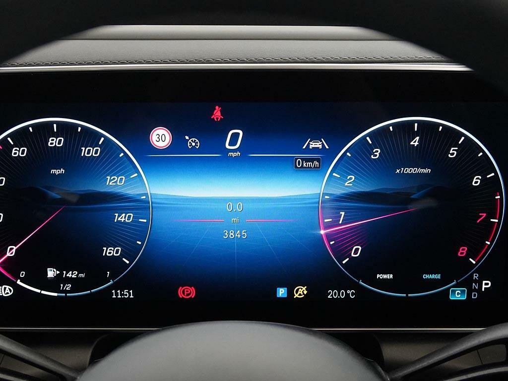 Mercedes-Benz GLC Class Glc 300 4Matic Amg Line Premium Plus White #4