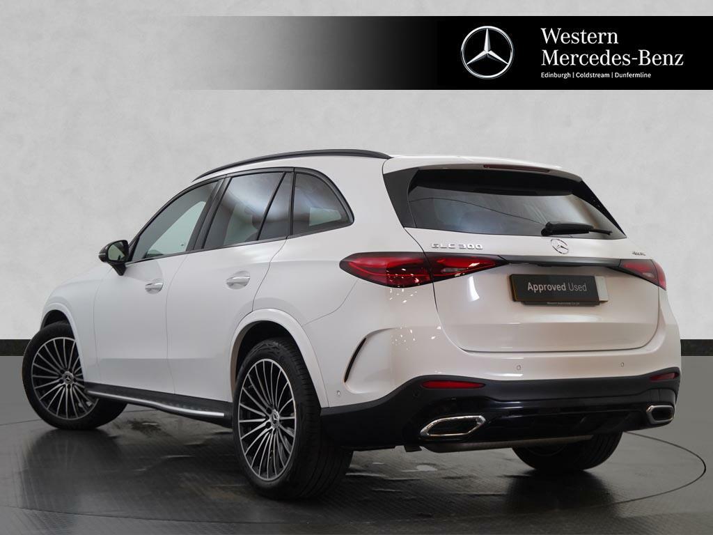 Mercedes-Benz GLC Class Glc 300 4Matic Amg Line Premium Plus White #2