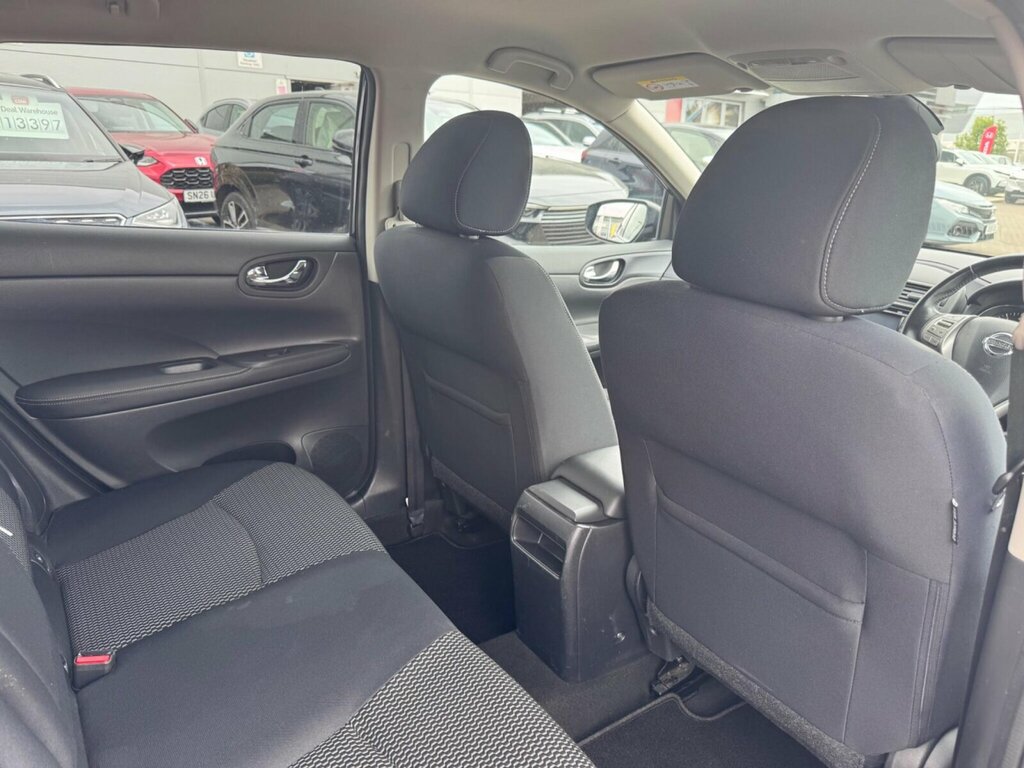 Nissan Pulsar Hatchback Silver #14