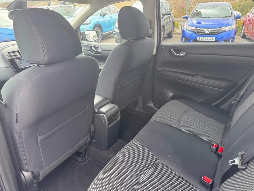 Nissan Pulsar Hatchback Silver #12