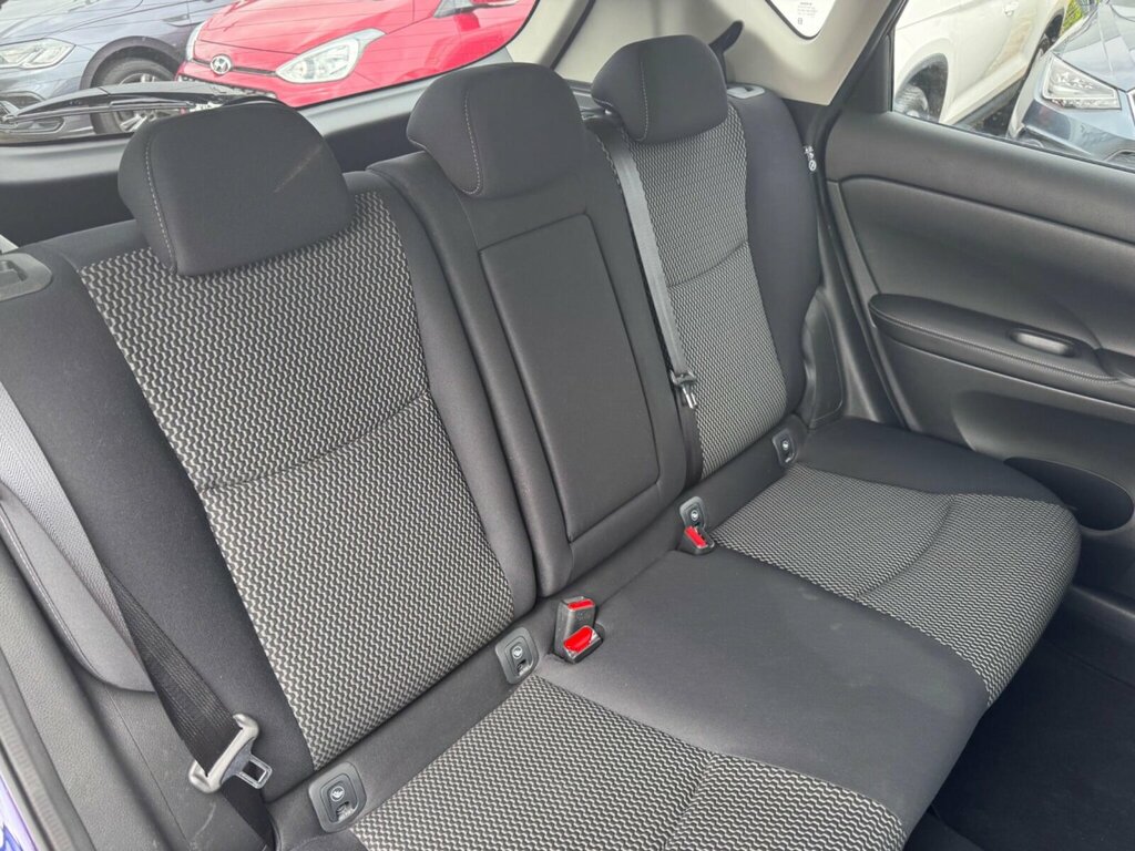 Nissan Pulsar Hatchback Silver #13