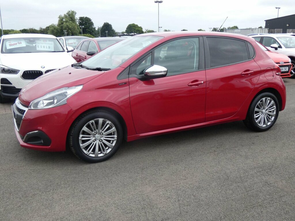 Peugeot 208 Tech Edition Black #13