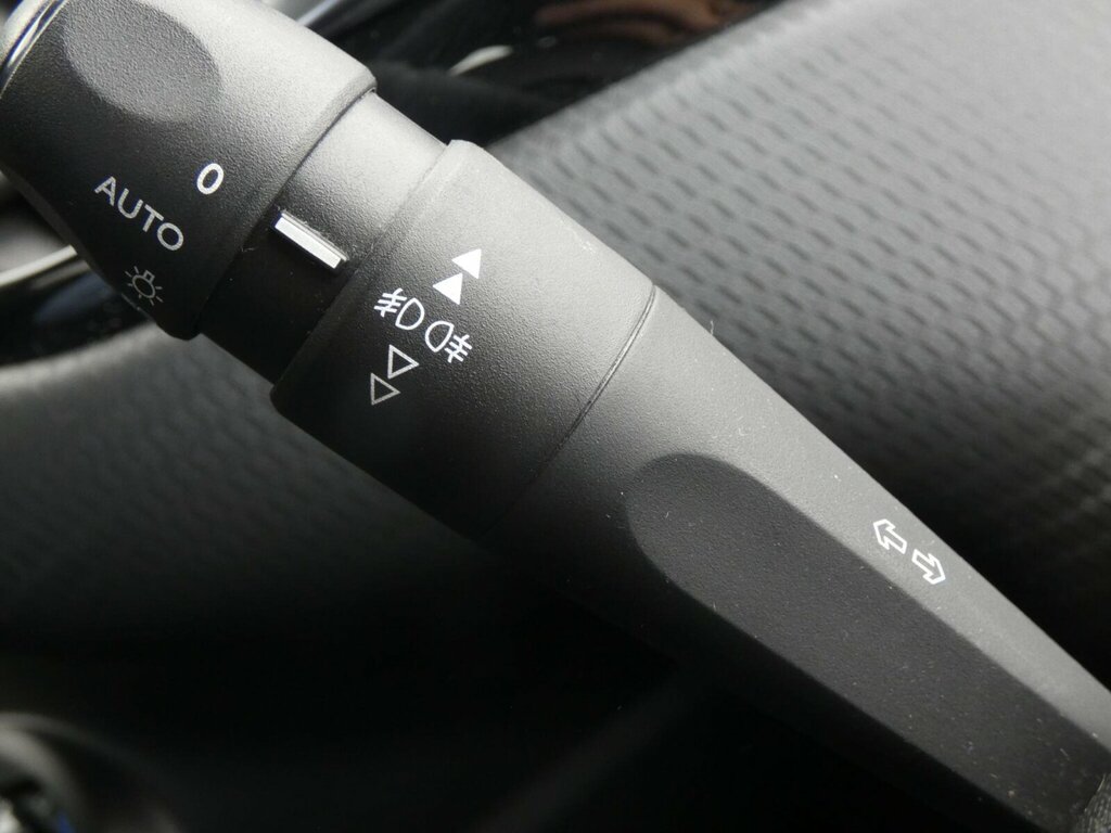 Peugeot 208 Tech Edition Black #22