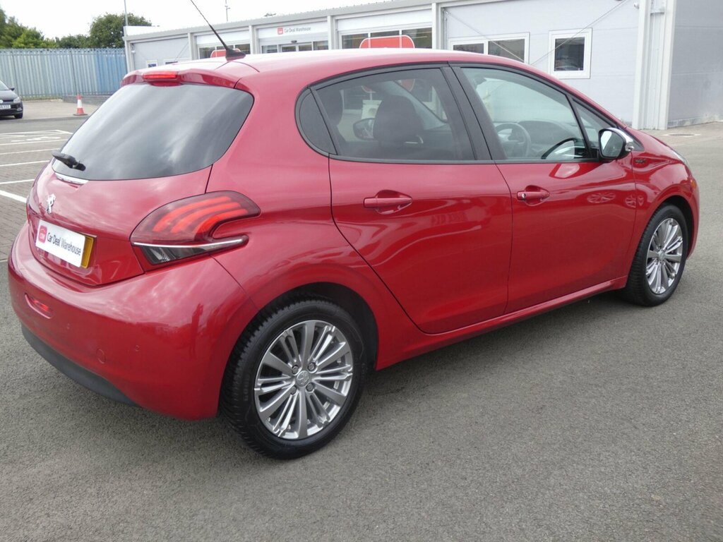 Peugeot 208 Tech Edition Black #17