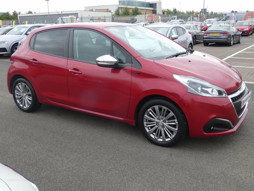 Peugeot 208 Tech Edition Black #11