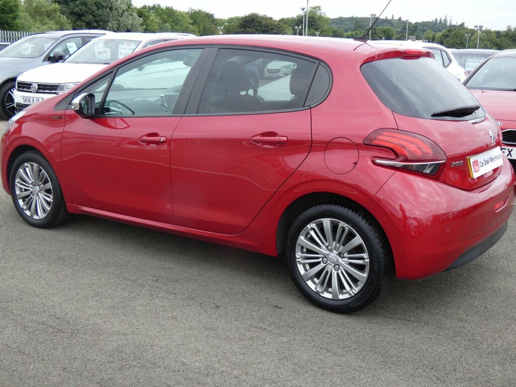 Peugeot 208 Tech Edition Black #19