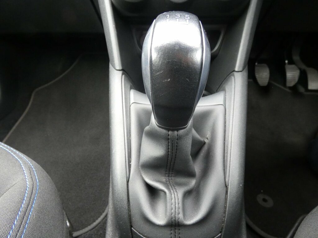 Peugeot 208 Tech Edition Black #32