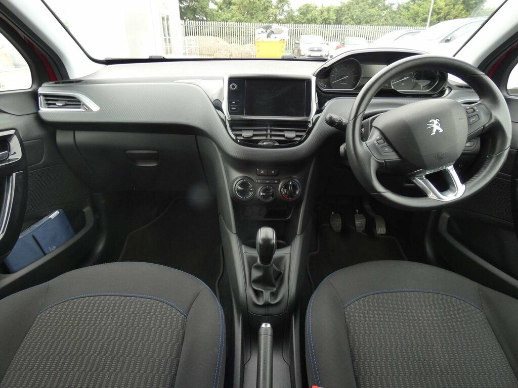 Peugeot 208 1.2 Puretech Signature Euro 6 Ss Red #4