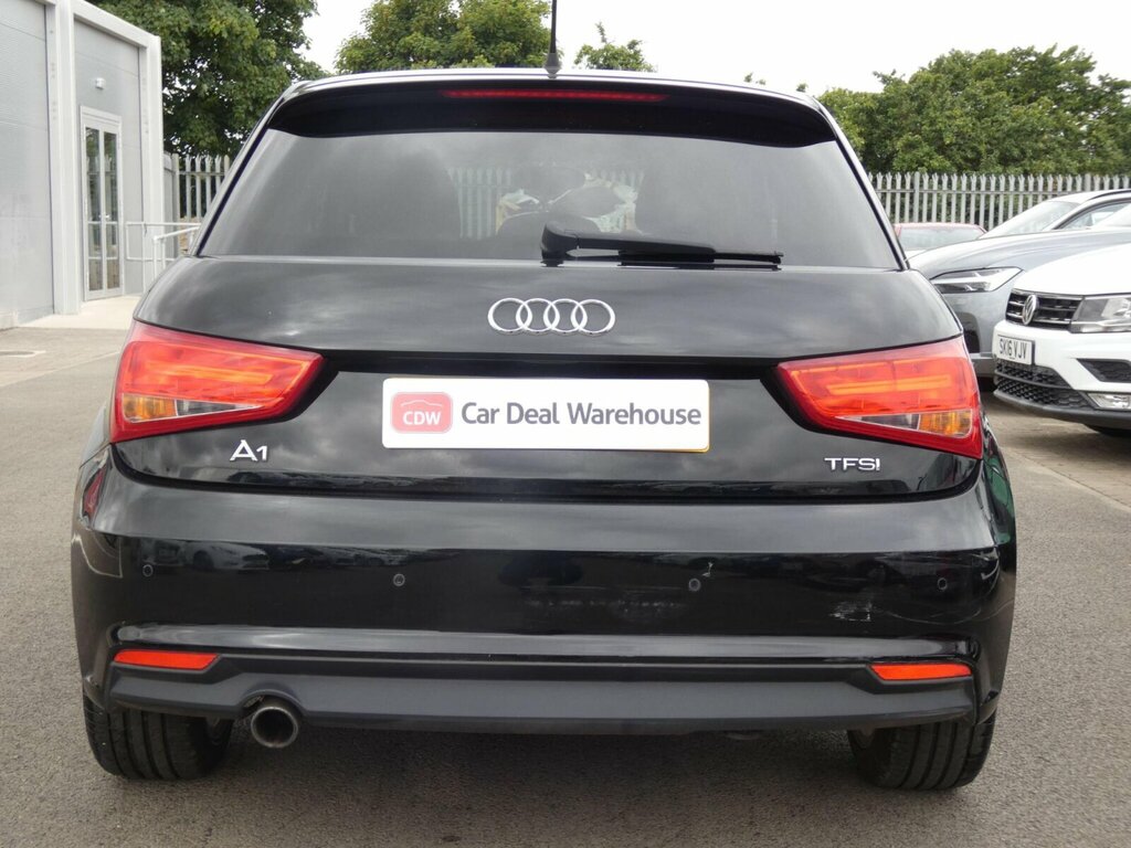 Audi A1 1.4 Tfsi Cod Black Edition Sportback S White #9