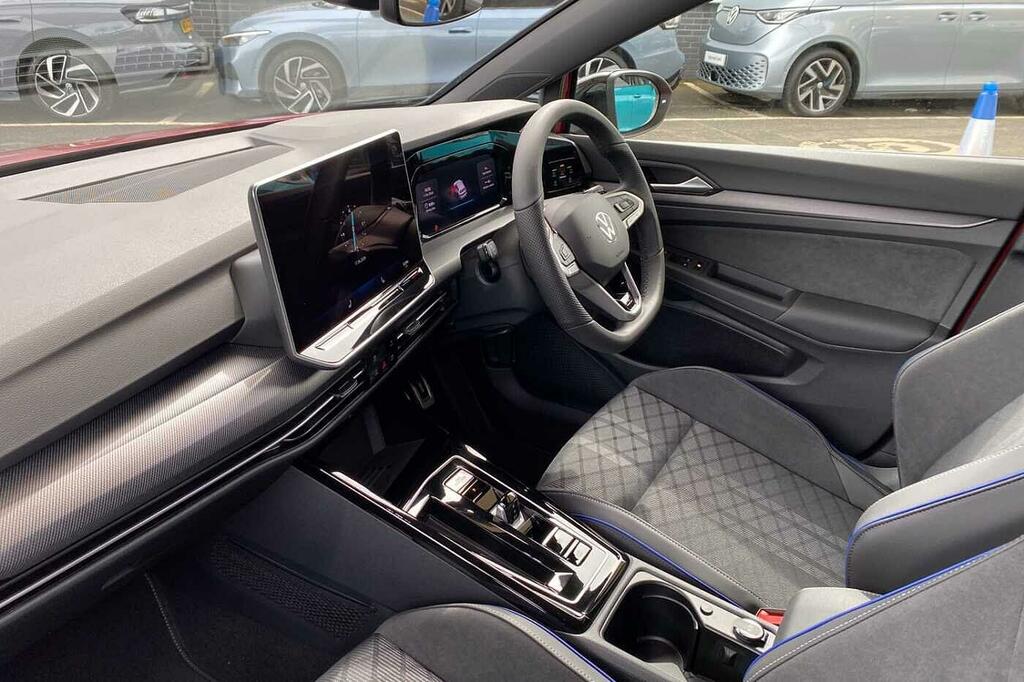 Volkswagen Golf 1.5 Etsi 150 Black Edition Dsg Red #2