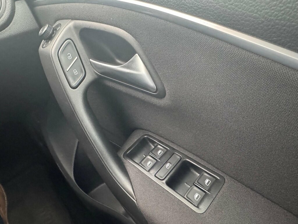 Volkswagen Polo Hatchback White #15