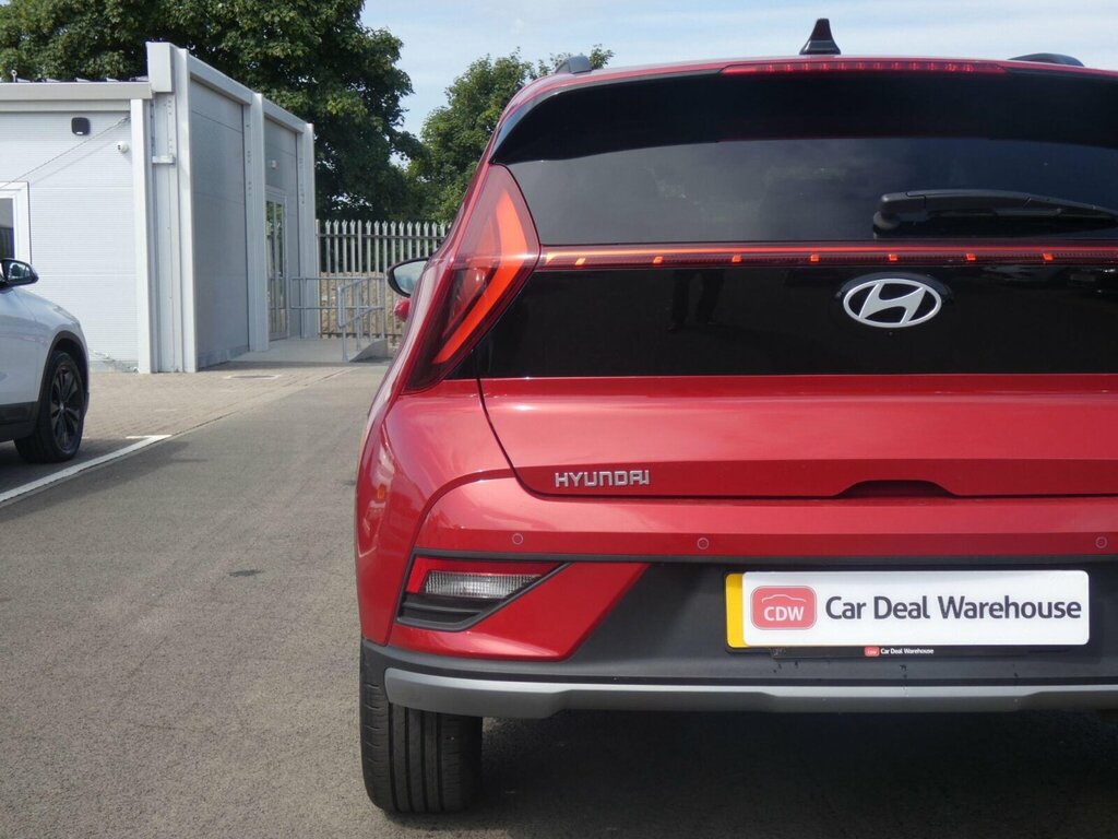 Hyundai Bayon Premium White #16