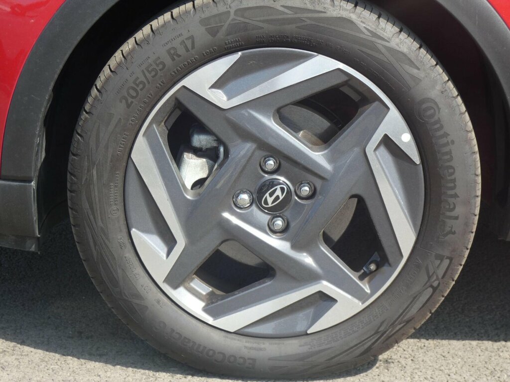 Hyundai Bayon Premium White #14