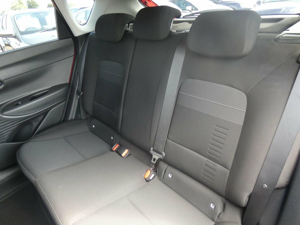 Hyundai Bayon Premium White #8