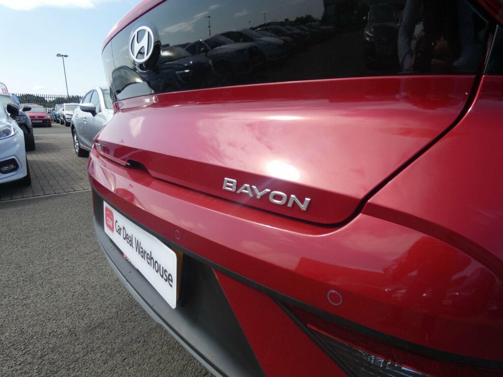 Hyundai Bayon Premium White #17