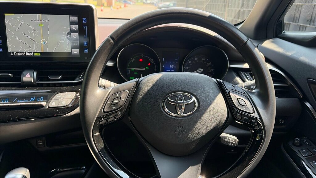 Toyota C-Hr Dynamic White #7