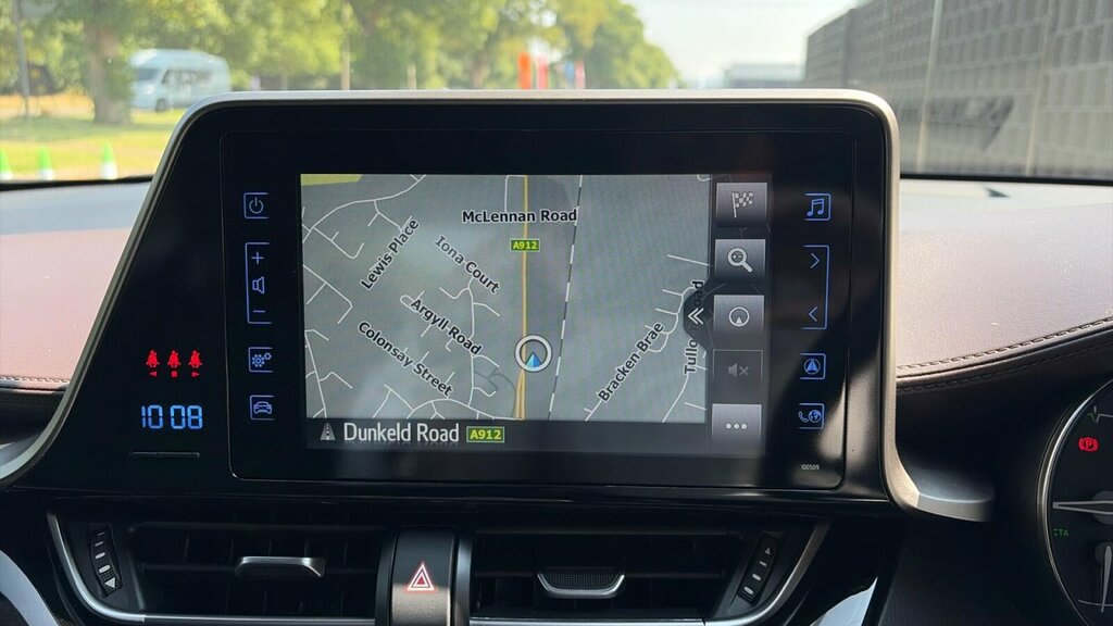 Toyota C-Hr Dynamic White #9