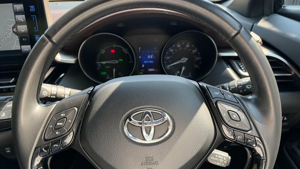 Toyota C-Hr Dynamic White #10