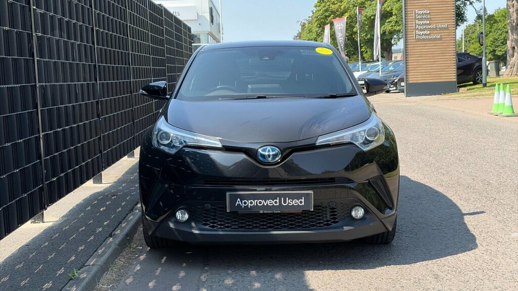 Toyota C-Hr Dynamic White #22