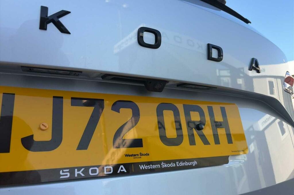Skoda Karoq Suv White #26