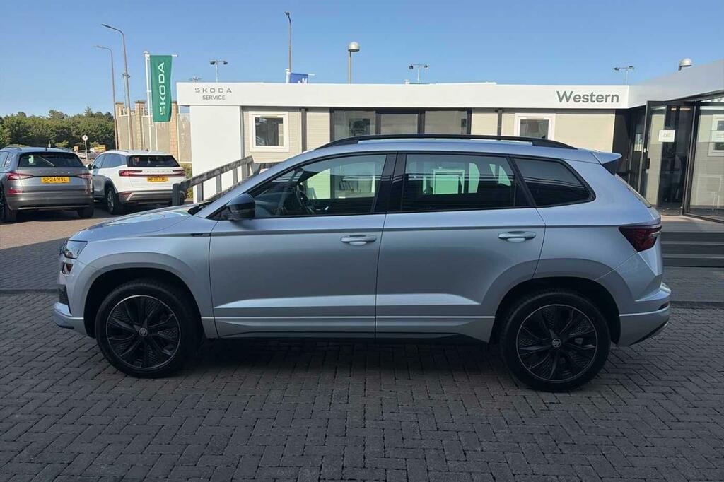 Skoda Karoq 1.5 Tsi Sportline Dsg Black #4