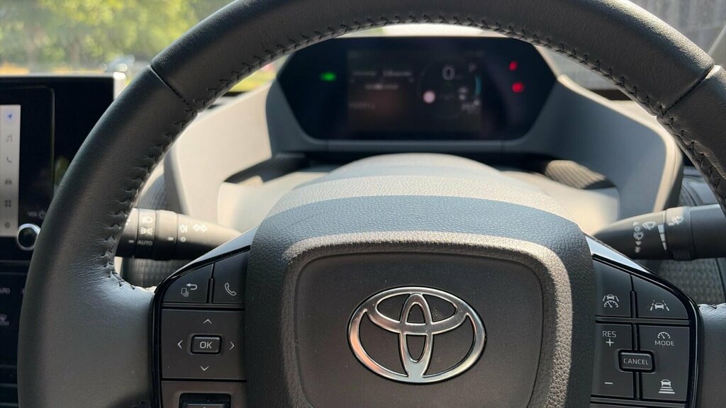 Toyota bZ4X Motion Silver #10