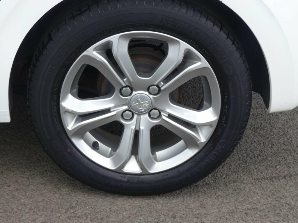 Peugeot 208 1.2 82Hp Active White #11