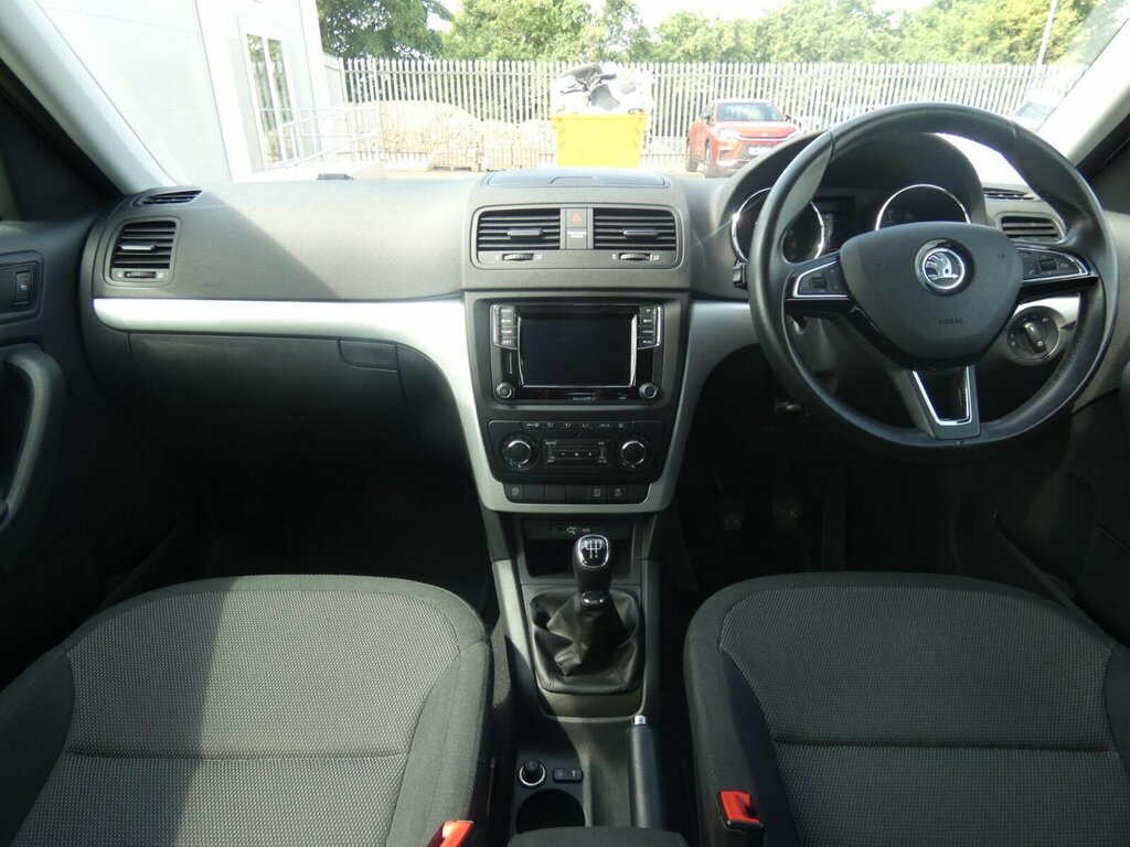 Skoda Yeti 2.0 Tdi Se Business Outdoor Euro 6 Ss Green #4