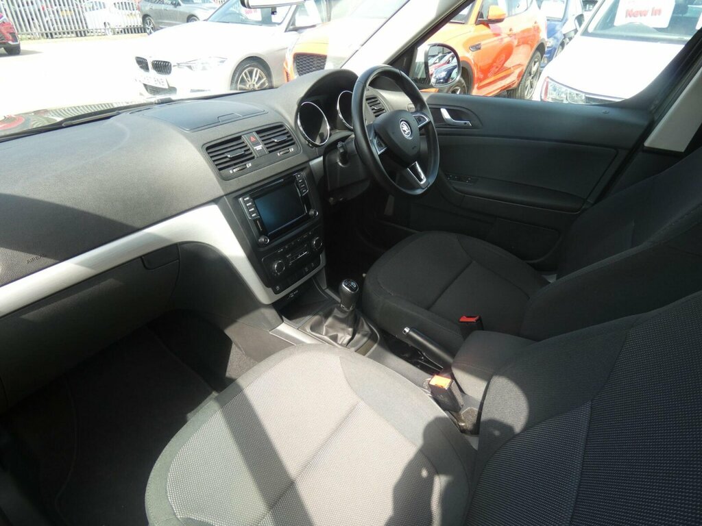 Skoda Yeti 2.0 Tdi Se Business Outdoor Euro 6 Ss Green #2