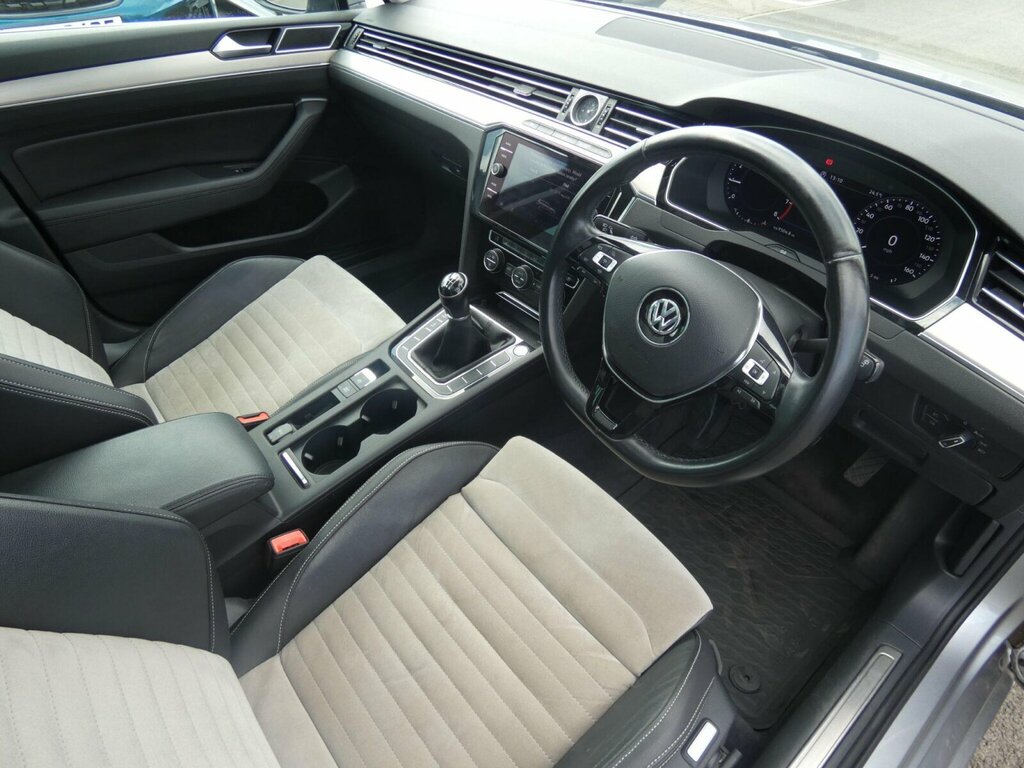 Volkswagen Passat 1.6L Sel Grey #6