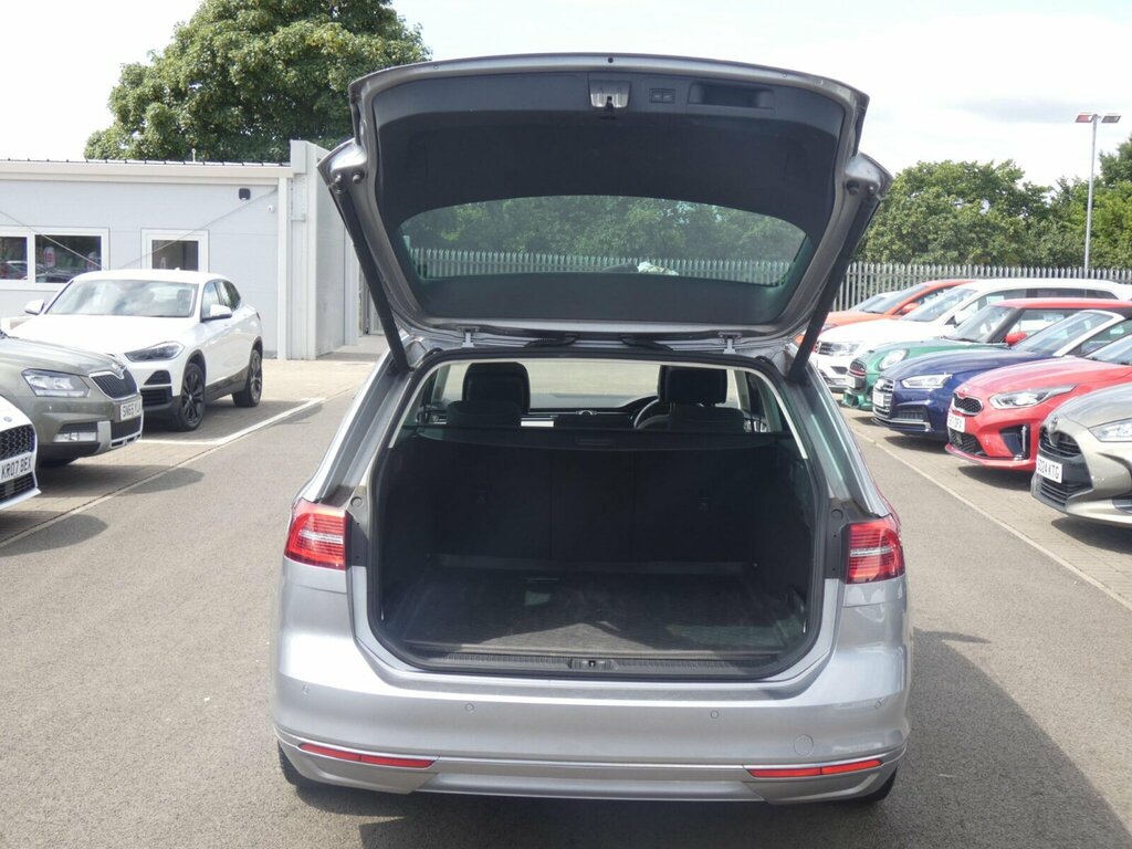 Volkswagen Passat 1.6L Sel Grey #15