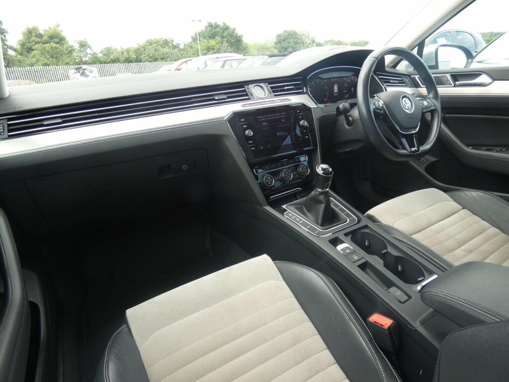 Volkswagen Passat 1.6L Sel Grey #2