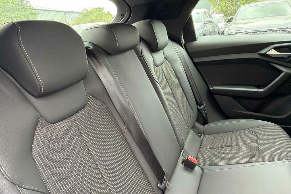 Audi A1 25 Tfsi Sport White #19