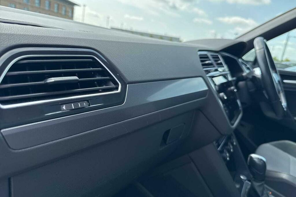 Volkswagen Tiguan Tiguan Sel Tsi 4Motion Black #38