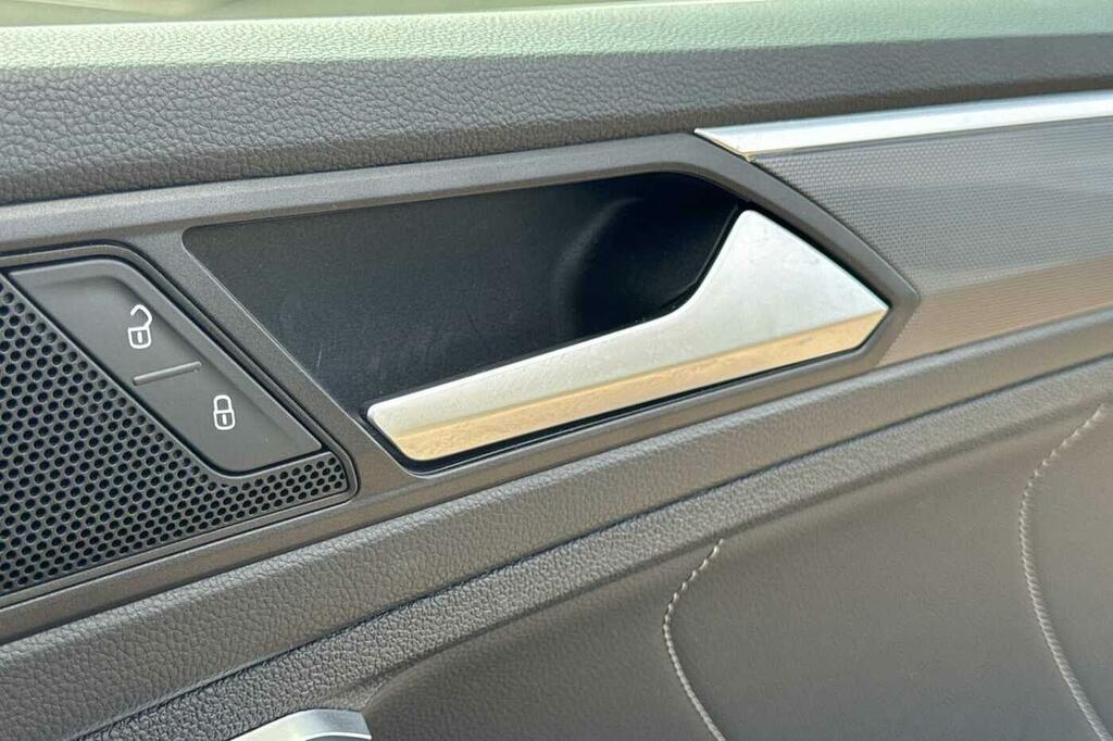 Volkswagen Tiguan Tiguan Sel Tsi 4Motion Black #20