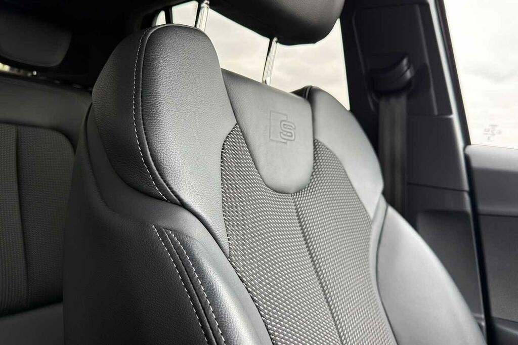 Audi Q2 30 Tfsi Sport Black #38