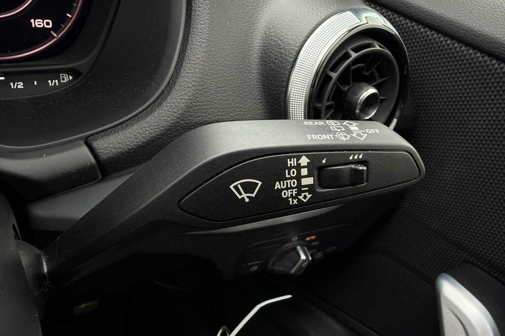 Audi Q2 30 Tfsi Sport Black #35