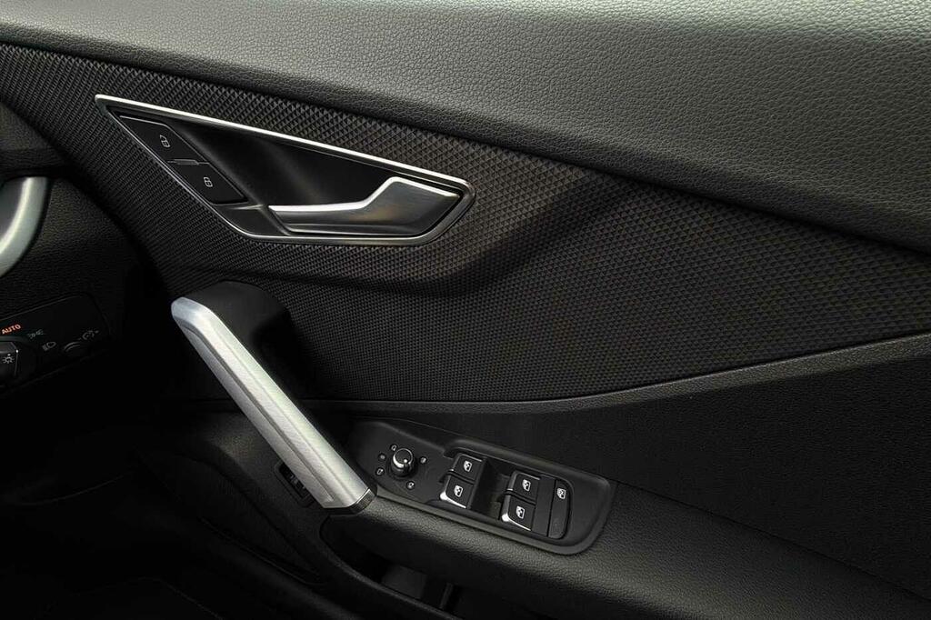 Audi Q2 30 Tfsi Sport Black #11