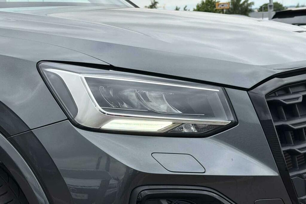 Audi Q2 30 Tfsi Sport Black #17