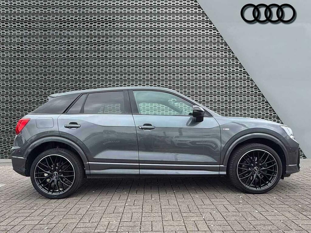 Audi Q2 Black Edition 35 Tfsi 150 Ps S Tronic Grey #4
