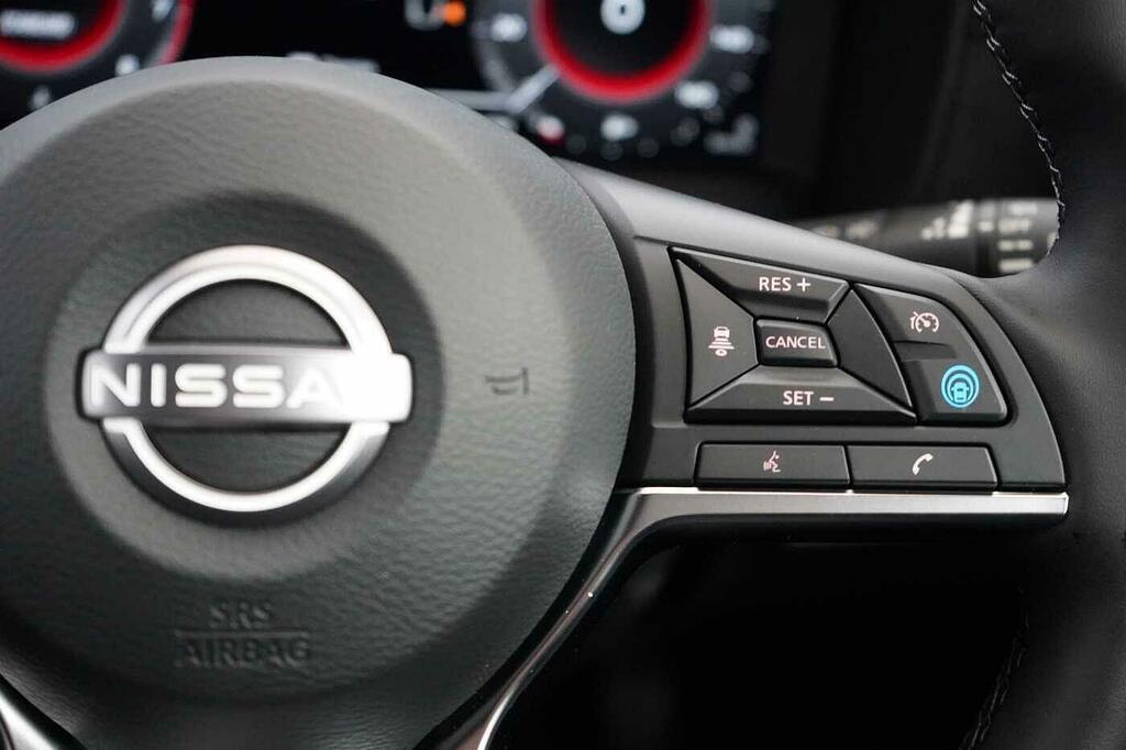 Nissan Juke 1.0 Dig-t Acenta Premium Red #36