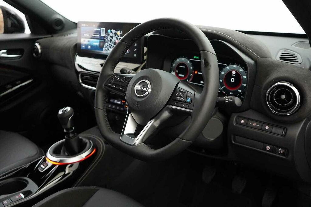 Nissan Juke 1.0 Dig-t Acenta Premium Red #19