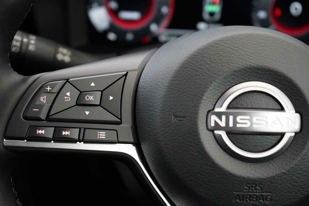 Nissan Juke 1.0 Dig-t Acenta Premium Red #35
